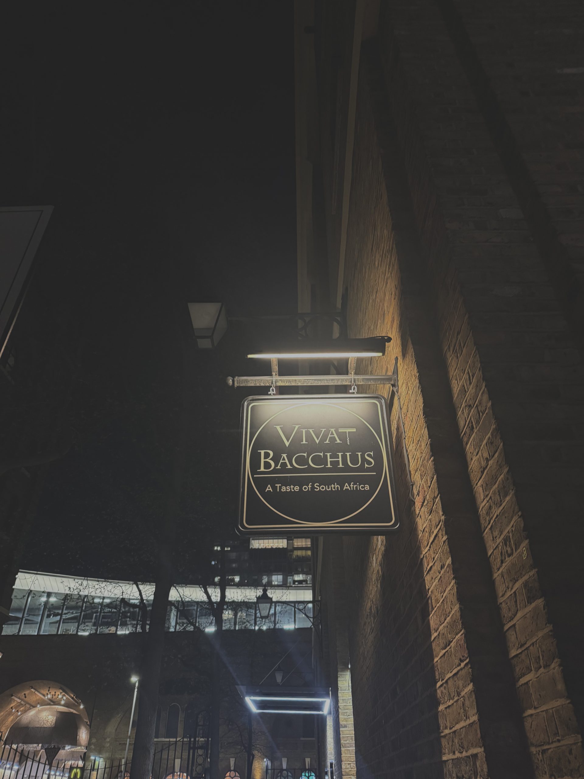 Vivat Bacchus London Bridge | A Carnivorous Theatre of Smoke, Salt and Storytelling
